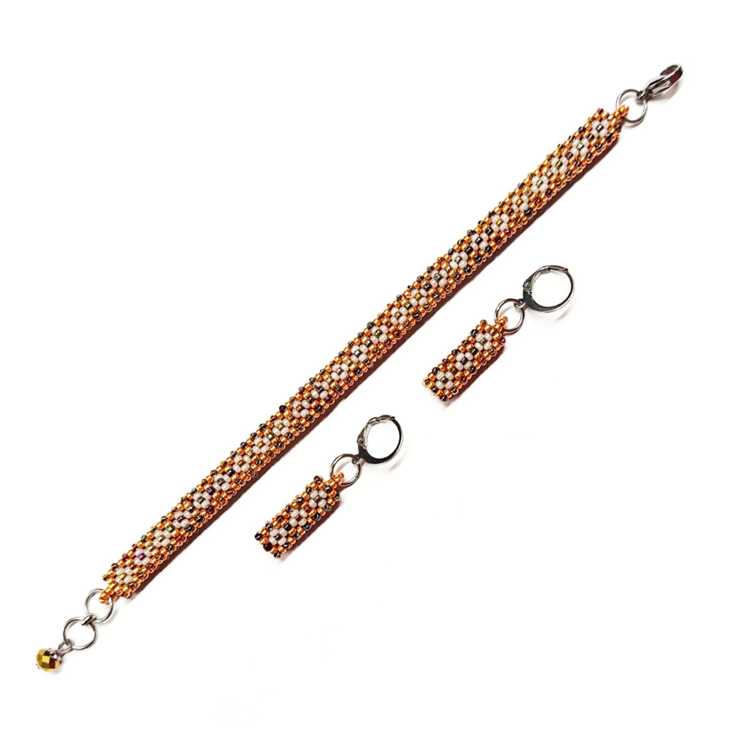 Beaded bracelet and earrings set in golden colour