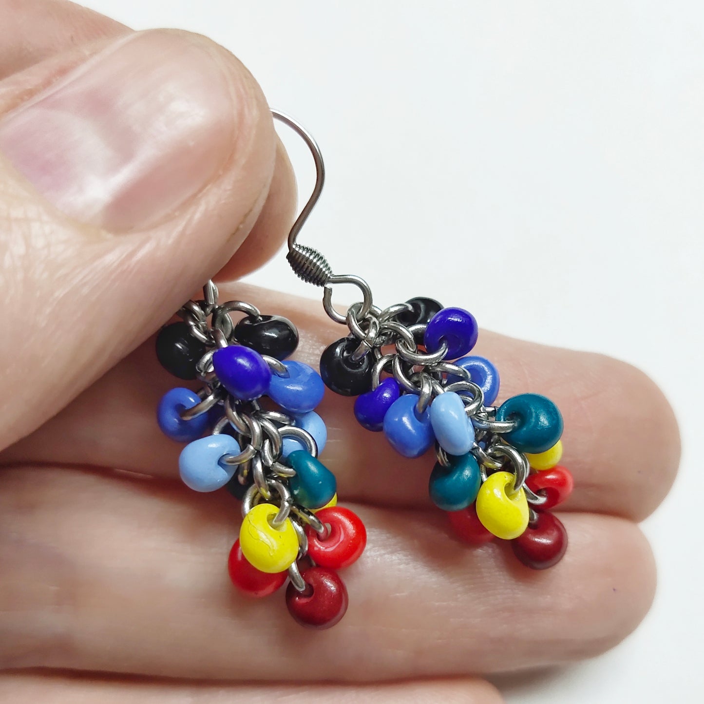 Dangling multicolour earrings