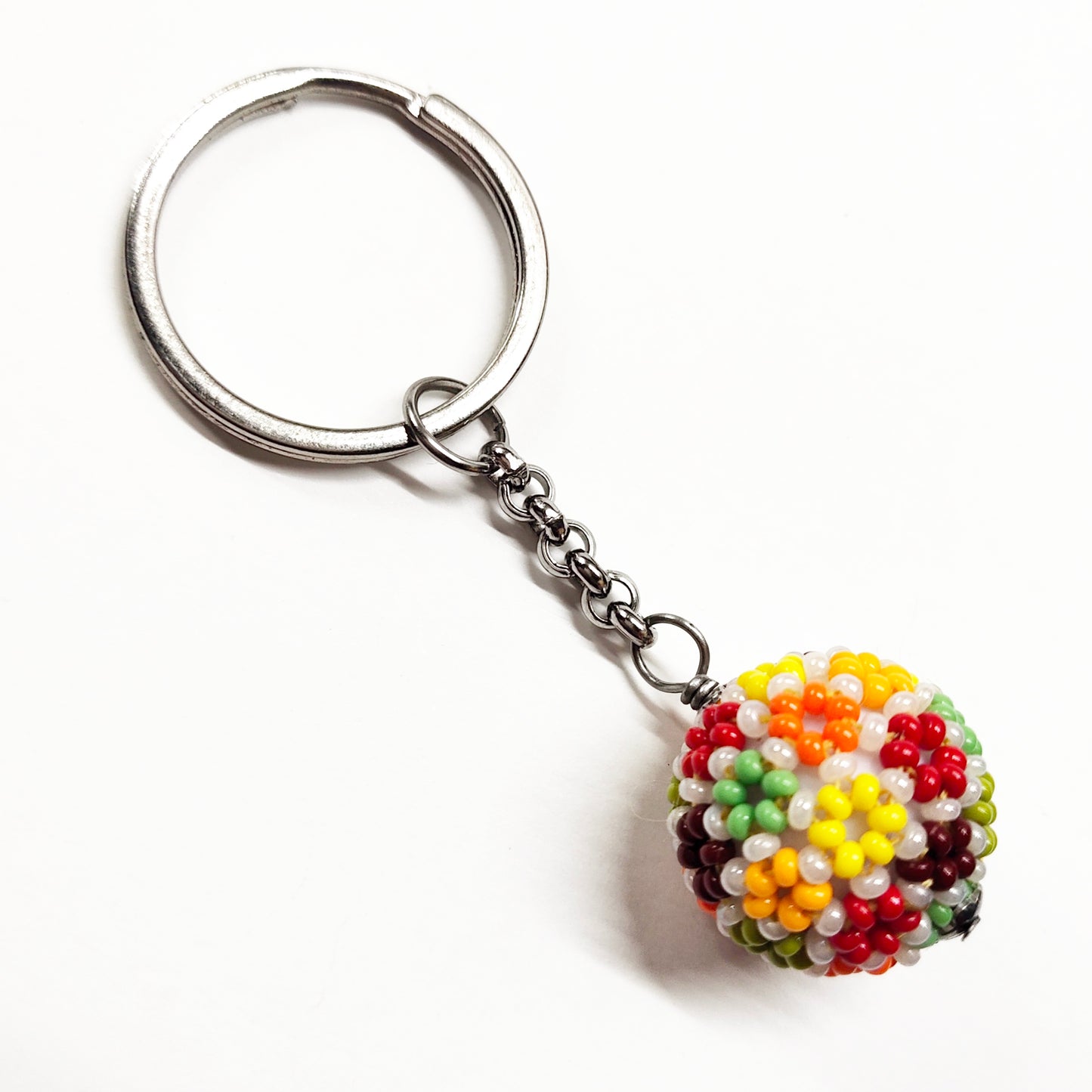 Beaded ball keychain with flowers pattern